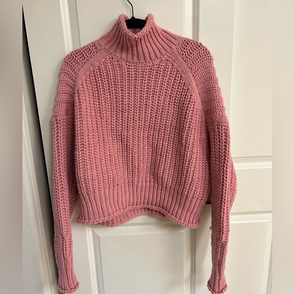 H&M Sweaters - Thick chunky pink knit turtleneck mock sweater h&m